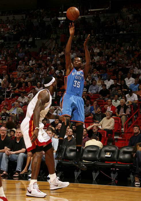 阿尔梅里亚沙特老板：目标升入西甲并持续发展；梦想签下C罗（阿尔梅里亚沙特老板：力争重返西甲并可持续发展，梦想引进C罗）