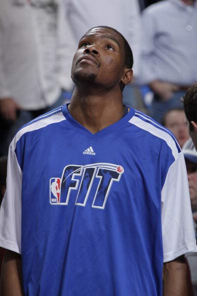 多纳鲁马：我和托纳利关系很好，我的手机里都是他的搞笑图片（多纳鲁马称与托纳利关系融洽：手机里塞满他的搞笑照片）