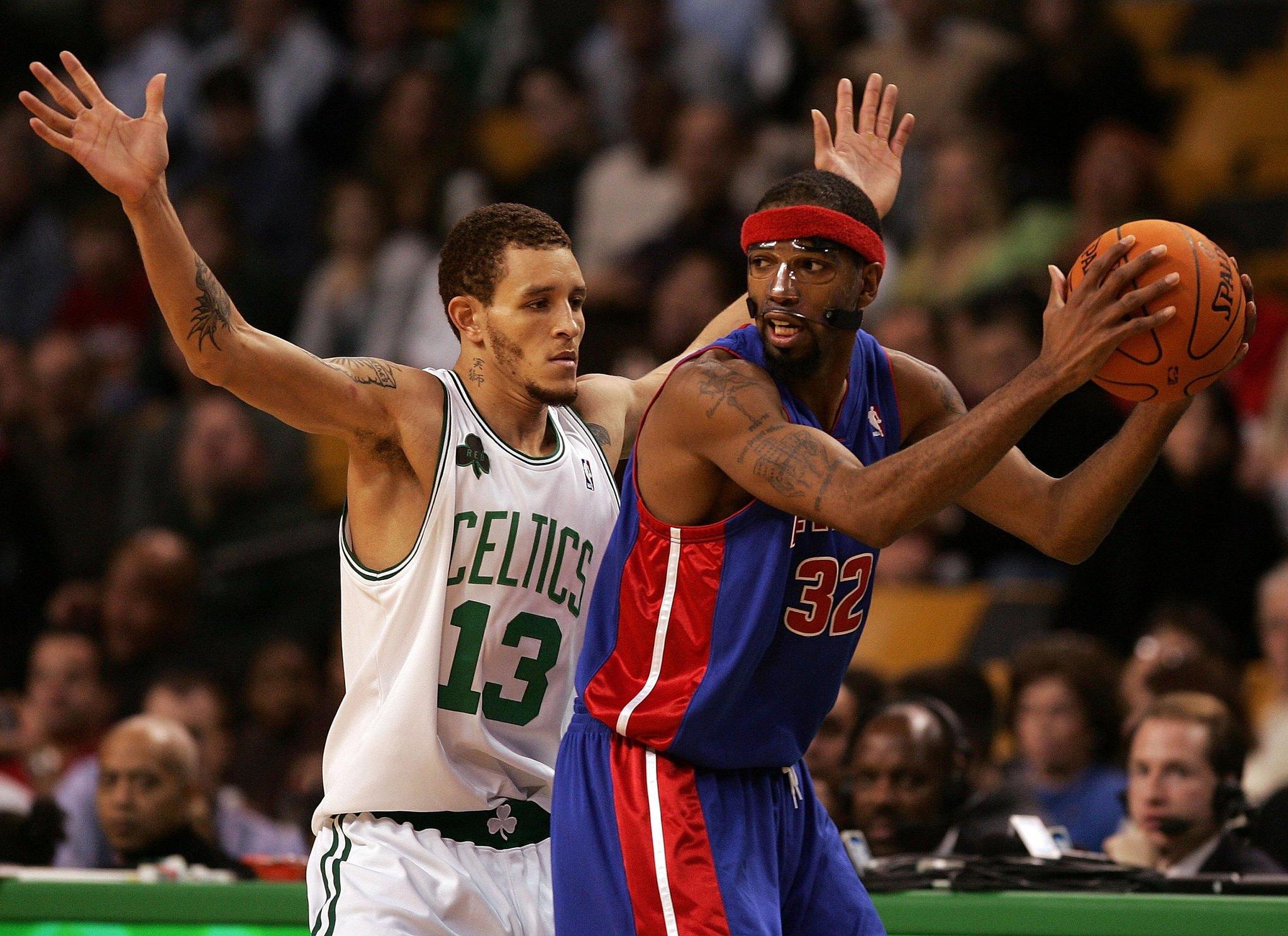 33岁孙兴慜自宣离队，10年热刺生涯收获英超金靴+欧联杯冠军（33岁孙兴慜官宣告别热刺：十年征程斩获英超金靴与欧联杯冠军）