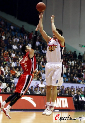 赵睿缺席首秀，北京首钢四战三败提前出局（赵睿首秀未出战，北京首钢四场仅一胜提前淘汰）