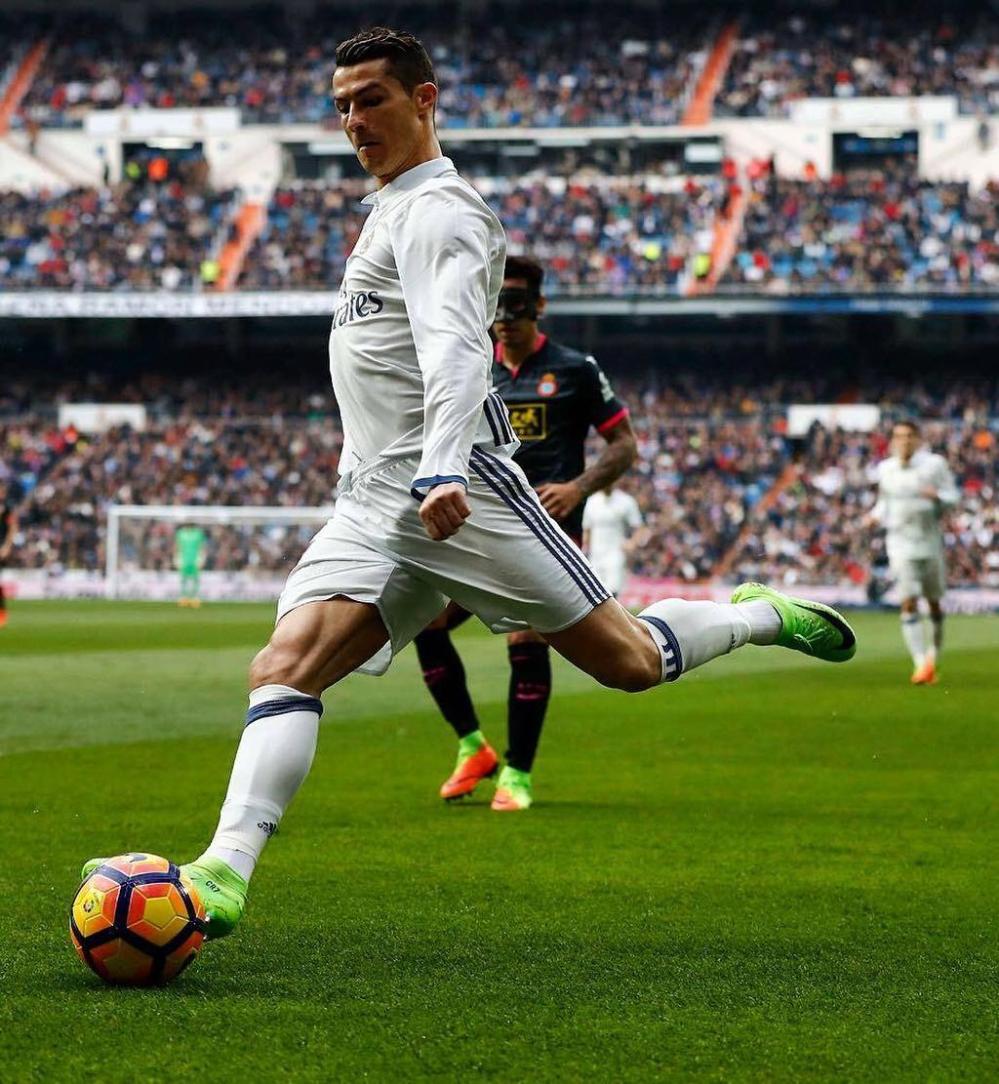 礼尚往来！洛夫顿挤开防守双手暴扣 巴尔文空切暴扣2+1迅速回应（你来我往！洛夫顿强突双手重扣，巴尔文空切打成2+1火速回击）