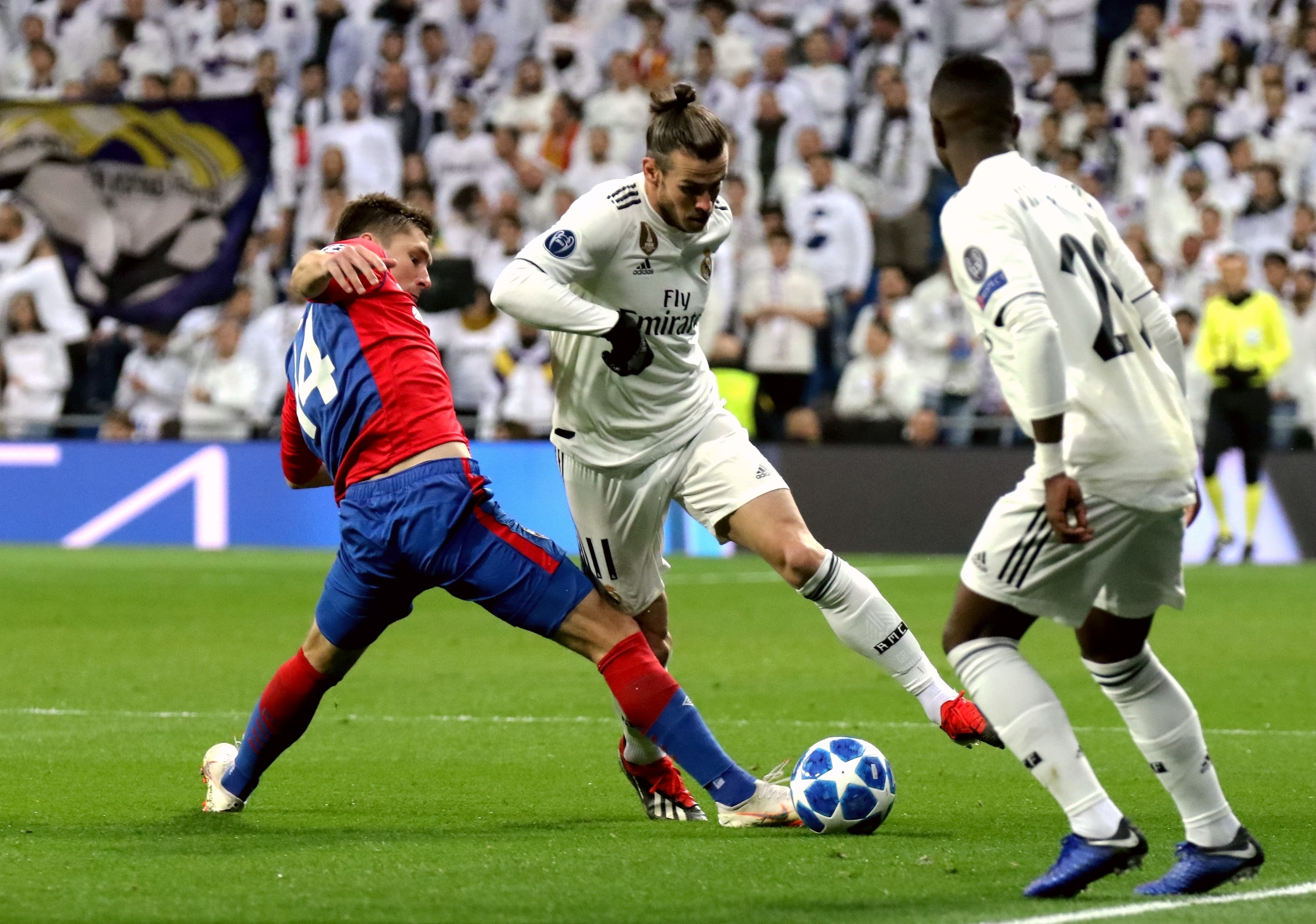 刘殿座：中超最佳守门员奖项对我意义重大，是鼓励也是鞭策（刘殿座：中超最佳门将荣誉意义重大，既是激励也是鞭策）