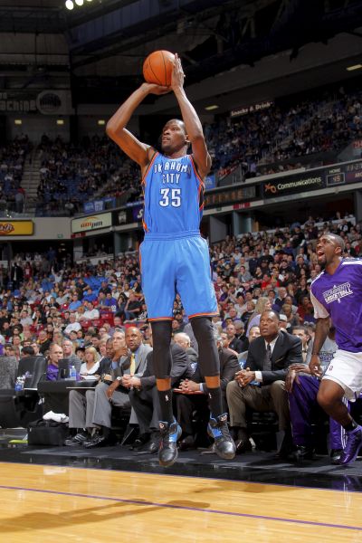 萨哈：麦克托米奈可以在皇马和巴萨踢球，甚至拜仁慕尼黑（萨哈：麦克托米奈足以立足皇马和巴萨，乃至拜仁慕尼黑）