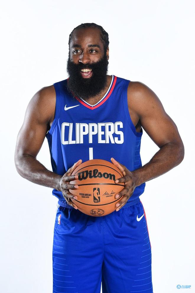 世界杯位置稳了？邮报：凯恩、贝林等五人参与英格兰队新球衣拍摄（入围世界杯无悬念？邮报称凯恩、贝林等五人参与英格兰新战袍拍摄）