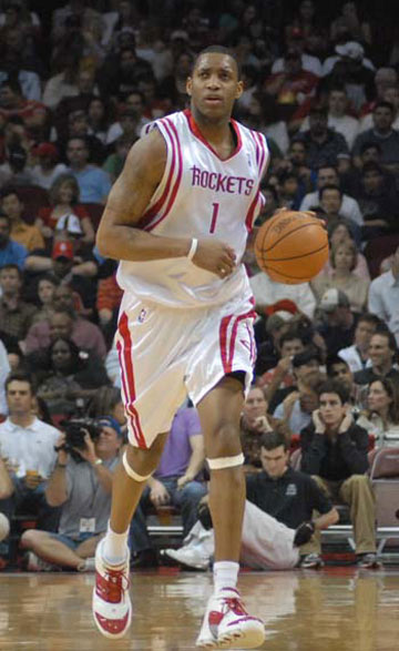 阿尔达马砍35+5+7+7记三分，灰熊队史第二人做到（阿尔达马35分5板7助命中7记三分，成灰熊队史第二人）