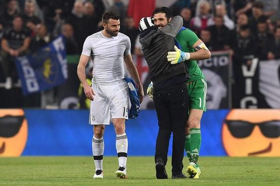 首尔外援亚赞：祝贺海港夺冠；只要团结一致就一定会有好结果（首尔外援亚赞祝贺海港夺冠：团结一心终有好结果）