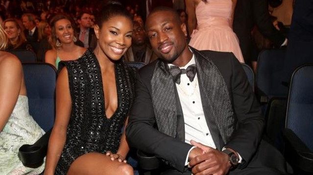 篮球赛场上的精彩表现：大卫·詹姆斯半场高效表现（大卫·詹姆斯半场高效发挥，闪耀篮球赛场）