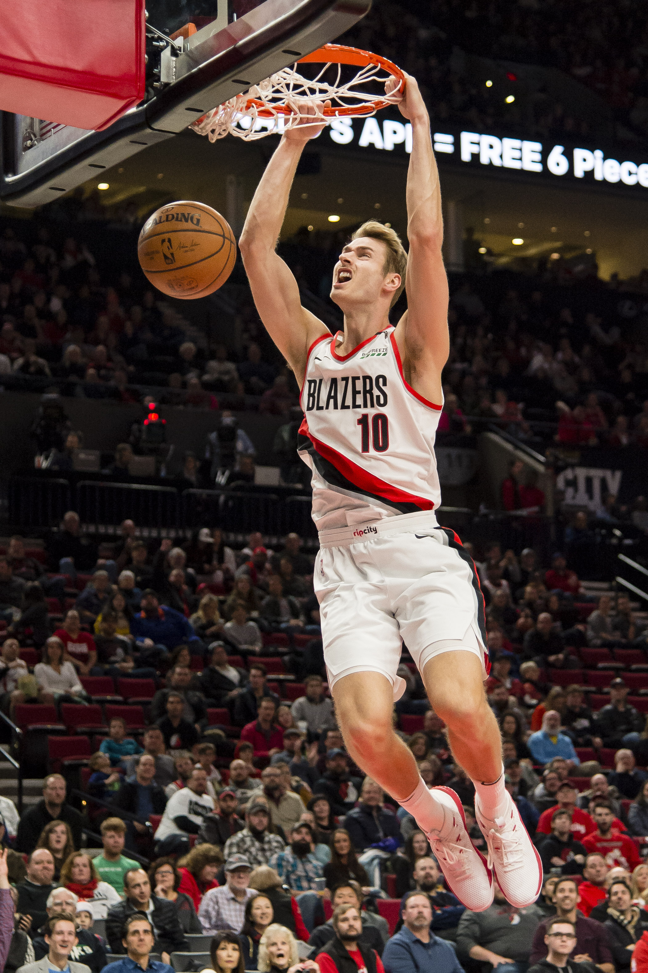 英超前瞻：埃弗顿状态正佳剑指三连胜，纽卡期盼扭转颓势（英超展望：埃弗顿气势如虹冲击三连胜，纽卡盼止跌反弹）