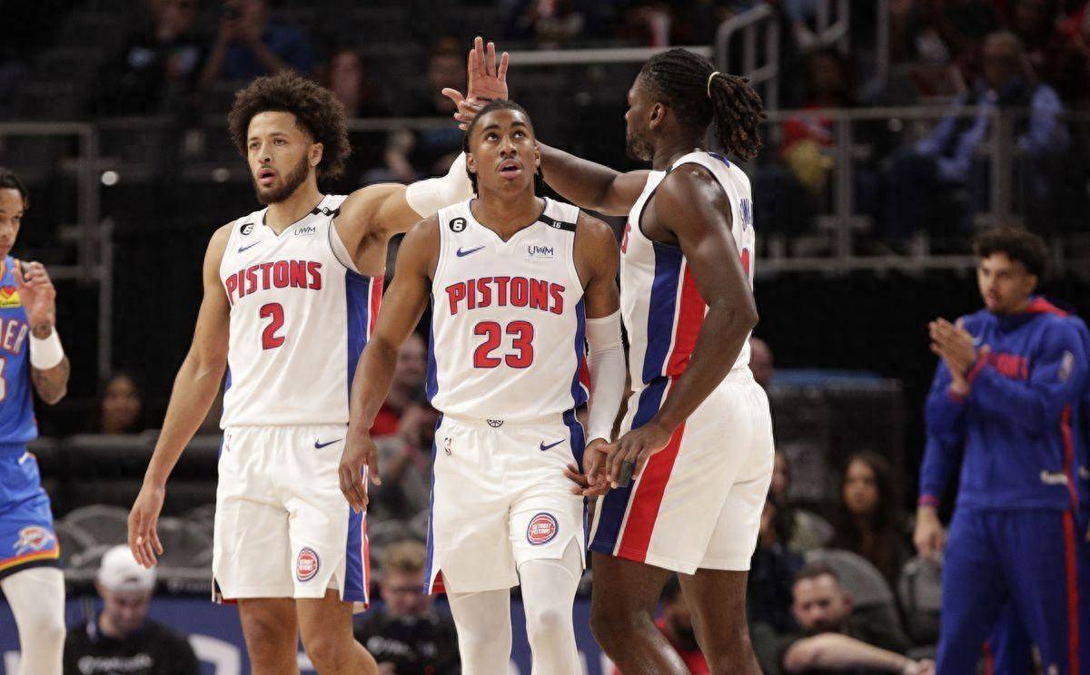 祖巴茨扣篮，激情四溢的空（祖巴茨暴扣，瞬间点燃全场）