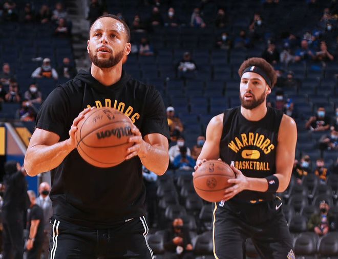 得分大杀器！东契奇本赛季14场得分30+ 5场40+ 仅1场得分不足20（东契奇火力爆表：本季14场30+、5场40+，仅一场低于20分）